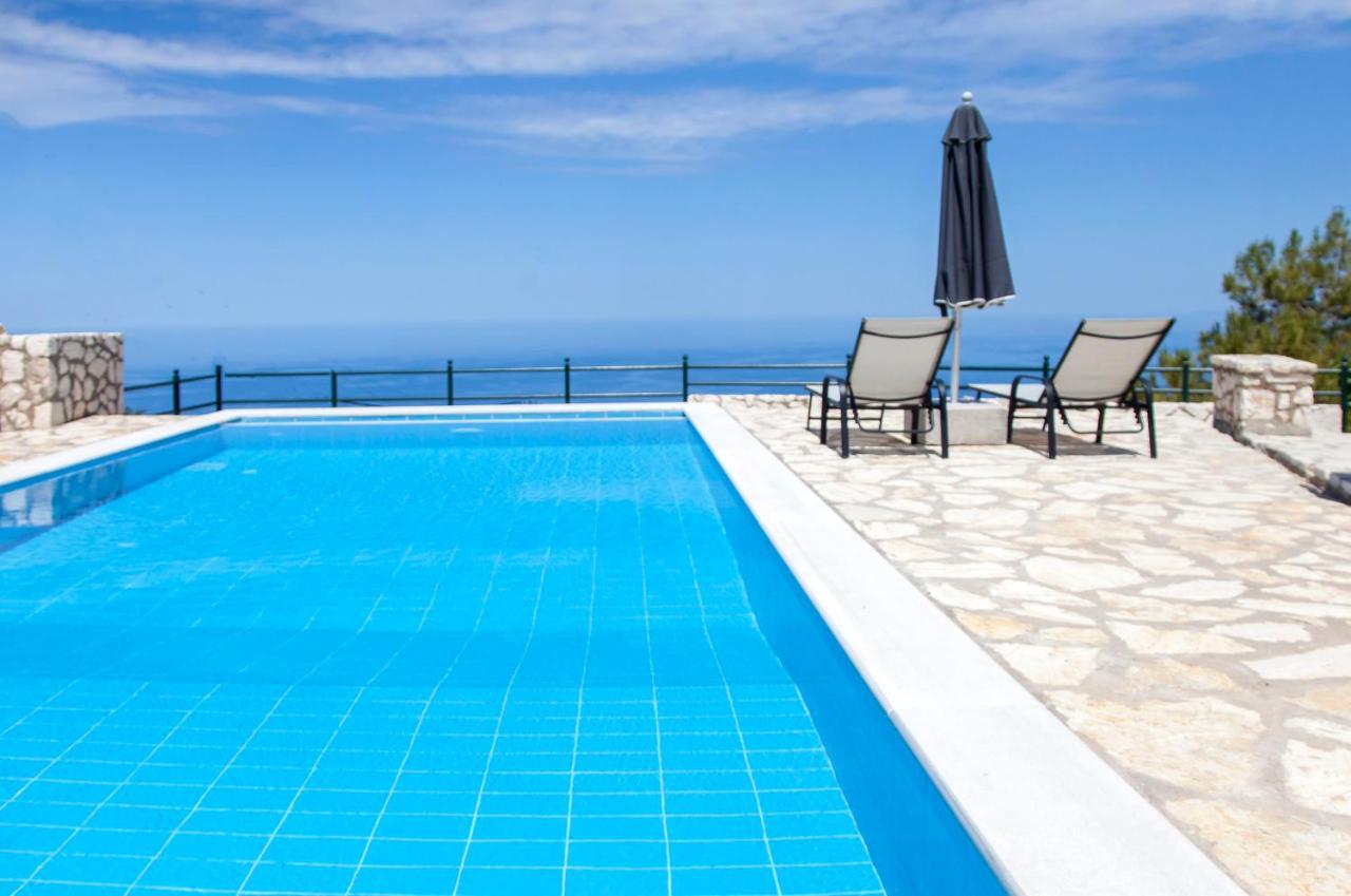 Villa Skyfall Kalamitsi  Exterior photo