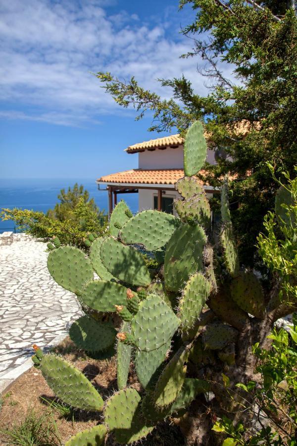 Villa Skyfall Kalamitsi  Exterior photo