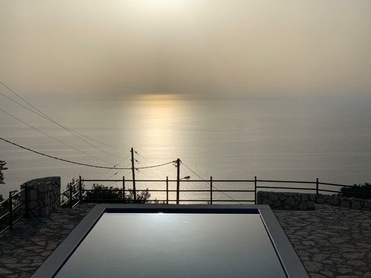 Villa Skyfall Kalamitsi  Exterior photo